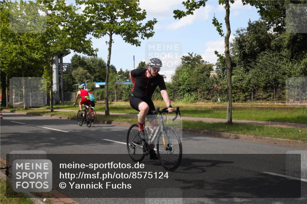 10.08.2025 - GEWOBA Citytriathlon Bremen Yannick Fuchs http://msf.ph/oto/8575124 10.08.2025 14:21:51 Radfahren 140, 160, 211, 283, 334 meine-sportfotos.de