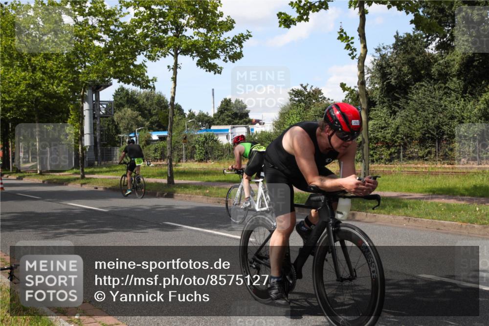 10.08.2025 - GEWOBA Citytriathlon Bremen Yannick Fuchs http://msf.ph/oto/8575127 10.08.2025 14:21:55 Radfahren 160, 211, 253, 283, 334 meine-sportfotos.de