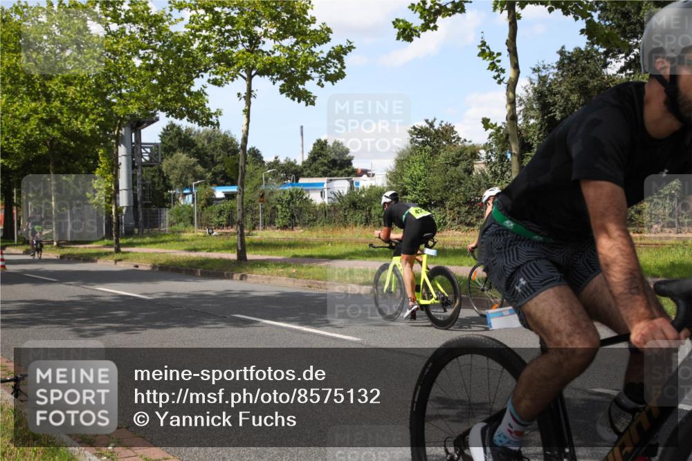 10.08.2025 - GEWOBA Citytriathlon Bremen Yannick Fuchs http://msf.ph/oto/8575132 10.08.2025 14:21:57 Radfahren 160, 211, 253, 283 meine-sportfotos.de