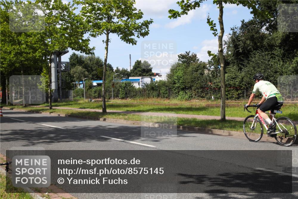 10.08.2025 - GEWOBA Citytriathlon Bremen Yannick Fuchs http://msf.ph/oto/8575145 10.08.2025 14:22:02 Radfahren 109, 160, 211, 224, 253, 258, 283 meine-sportfotos.de