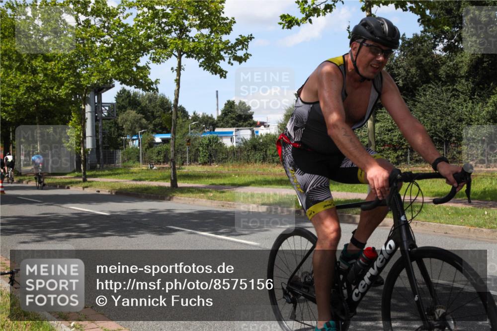 10.08.2025 - GEWOBA Citytriathlon Bremen Yannick Fuchs http://msf.ph/oto/8575156 10.08.2025 14:22:07 Radfahren 109, 215, 224, 253, 258 meine-sportfotos.de