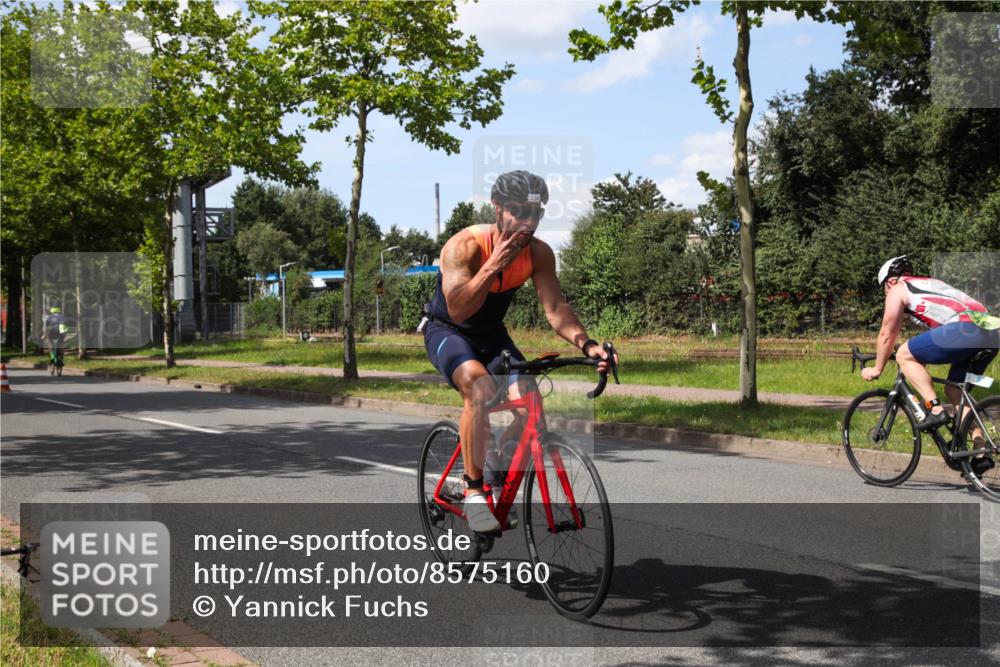 10.08.2025 - GEWOBA Citytriathlon Bremen Yannick Fuchs http://msf.ph/oto/8575160 10.08.2025 14:22:12 Radfahren 109, 186, 215, 224, 253, 258 meine-sportfotos.de