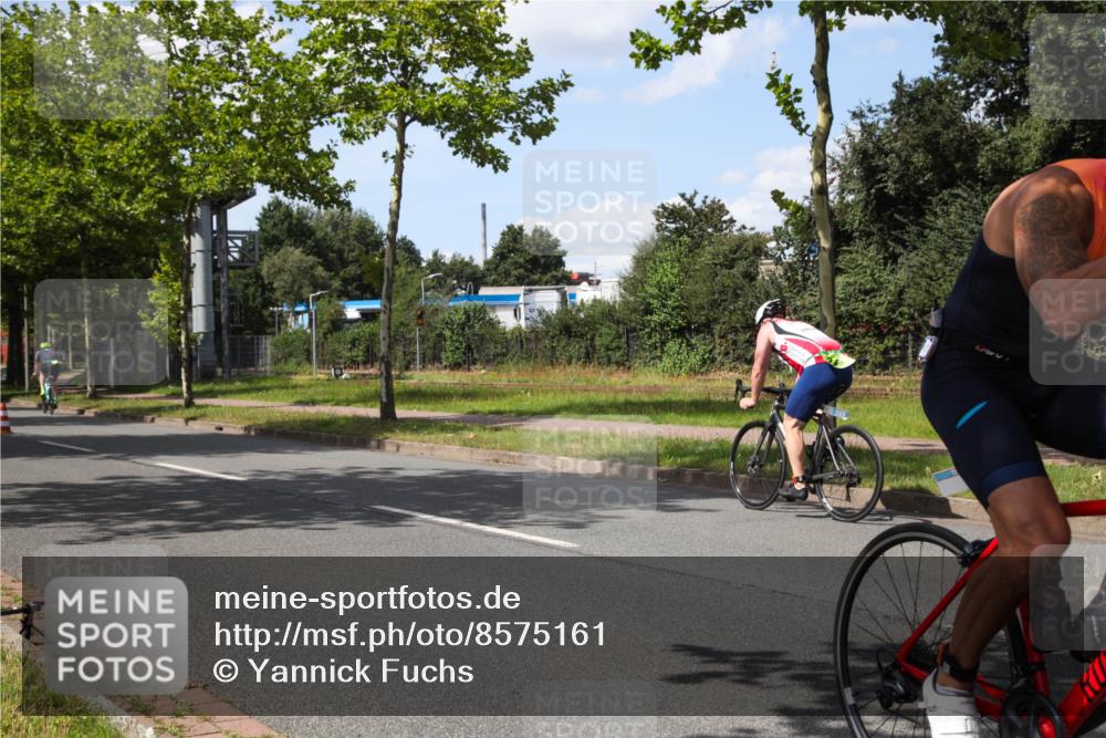 10.08.2025 - GEWOBA Citytriathlon Bremen Yannick Fuchs http://msf.ph/oto/8575161 10.08.2025 14:22:12 Radfahren 109, 186, 215, 224, 253, 258 meine-sportfotos.de