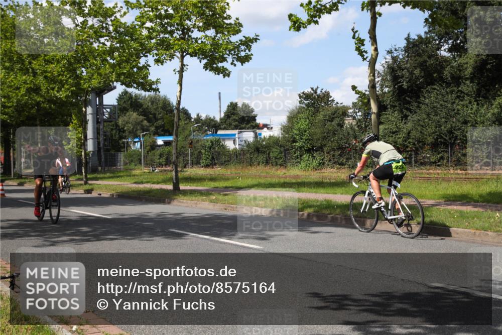 10.08.2025 - GEWOBA Citytriathlon Bremen Yannick Fuchs http://msf.ph/oto/8575164 10.08.2025 14:22:14 Radfahren 109, 186, 215, 224, 253, 258, 262 meine-sportfotos.de