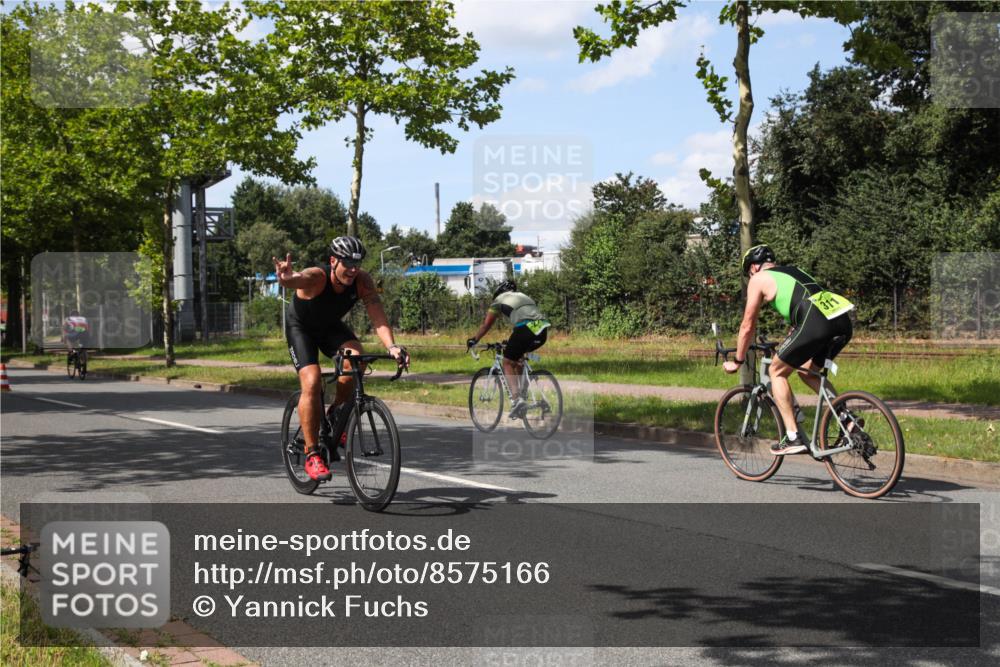 10.08.2025 - GEWOBA Citytriathlon Bremen Yannick Fuchs http://msf.ph/oto/8575166 10.08.2025 14:22:15 Radfahren 109, 186, 215, 217, 224, 253, 258, 262 meine-sportfotos.de
