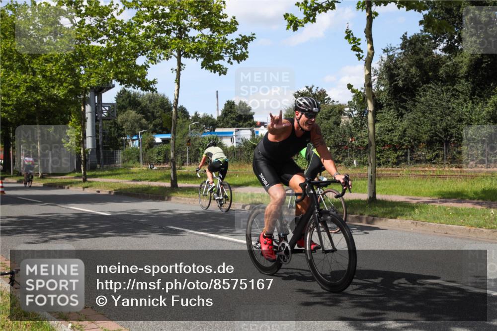 10.08.2025 - GEWOBA Citytriathlon Bremen Yannick Fuchs http://msf.ph/oto/8575167 10.08.2025 14:22:15 Radfahren 109, 186, 215, 217, 224, 253, 258, 262 meine-sportfotos.de