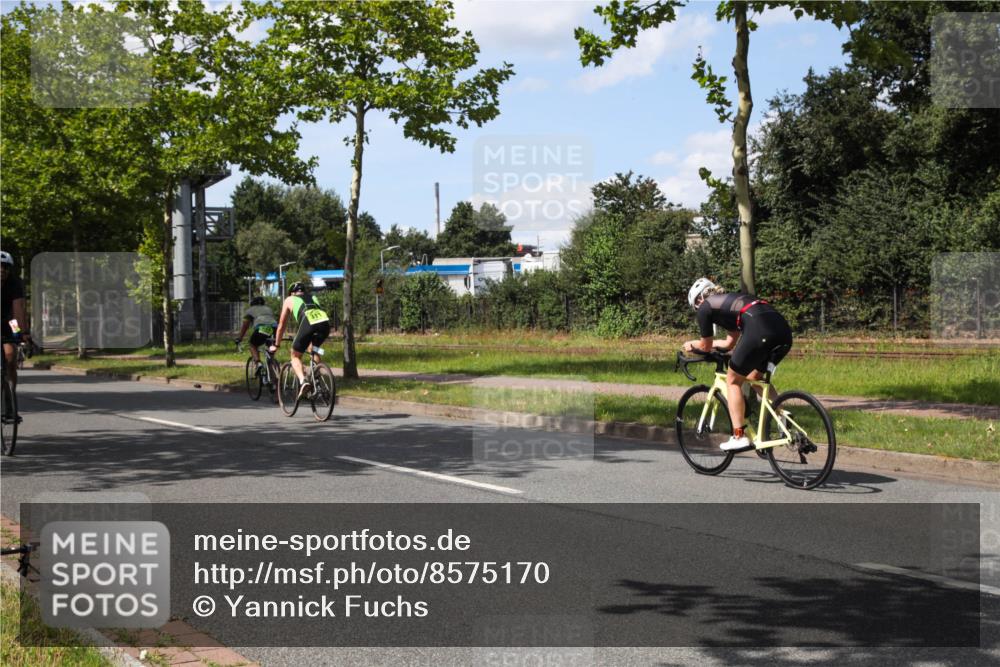 10.08.2025 - GEWOBA Citytriathlon Bremen Yannick Fuchs http://msf.ph/oto/8575170 10.08.2025 14:22:16 Radfahren 109, 186, 215, 217, 224, 253, 258, 262 meine-sportfotos.de