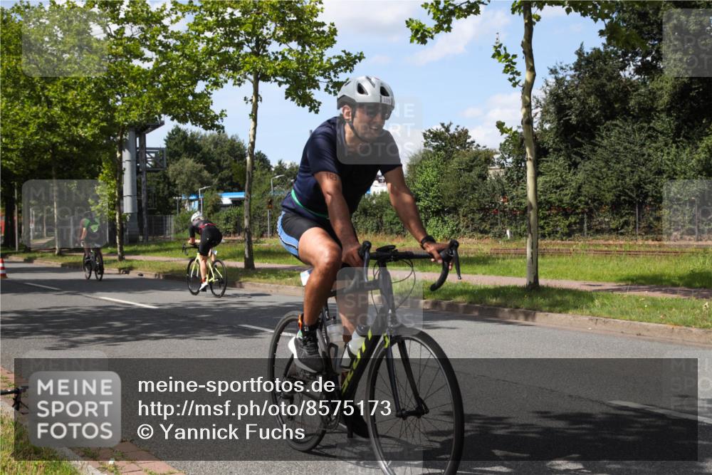 10.08.2025 - GEWOBA Citytriathlon Bremen Yannick Fuchs http://msf.ph/oto/8575173 10.08.2025 14:22:17 Radfahren 109, 186, 215, 217, 224, 253, 258, 262 meine-sportfotos.de