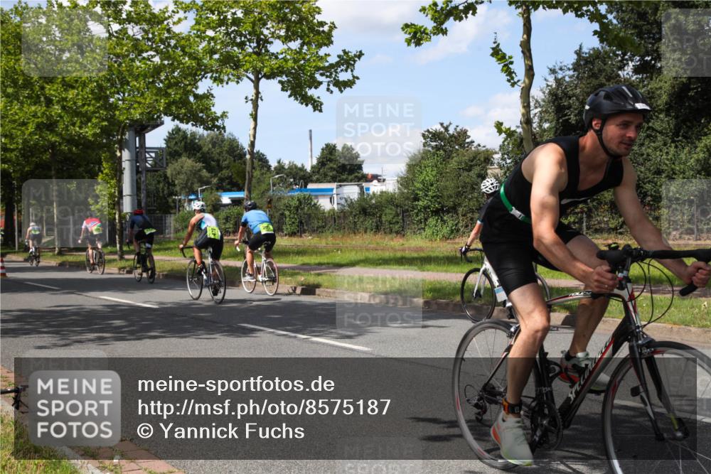 10.08.2025 - GEWOBA Citytriathlon Bremen Yannick Fuchs http://msf.ph/oto/8575187 10.08.2025 14:22:21 Radfahren 109, 186, 215, 217, 224, 258, 259, 262 meine-sportfotos.de