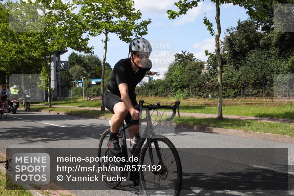 10.08.2025 - GEWOBA Citytriathlon Bremen Yannick Fuchs http://msf.ph/oto/8575192 10.08.2025 14:22:24 Radfahren 109, 186, 215, 217, 224, 242, 259, 262 meine-sportfotos.de