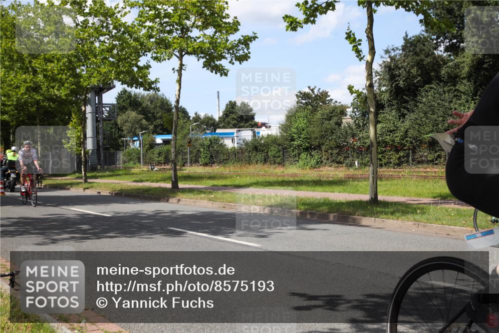 10.08.2025 - GEWOBA Citytriathlon Bremen Yannick Fuchs http://msf.ph/oto/8575193 10.08.2025 14:22:25 Radfahren 109, 186, 215, 217, 242, 259, 262 meine-sportfotos.de