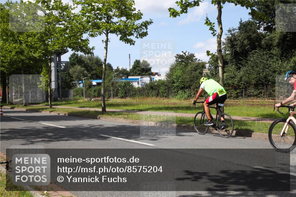 10.08.2025 - GEWOBA Citytriathlon Bremen Yannick Fuchs http://msf.ph/oto/8575204 10.08.2025 14:22:36 Radfahren 86, 204, 217, 242, 259, 262, 297 meine-sportfotos.de