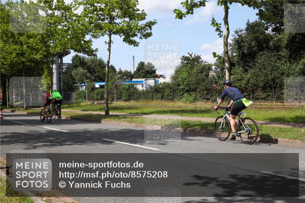 10.08.2025 - GEWOBA Citytriathlon Bremen Yannick Fuchs http://msf.ph/oto/8575208 10.08.2025 14:22:38 Radfahren 86, 204, 217, 242, 259, 262, 297, 427 meine-sportfotos.de
