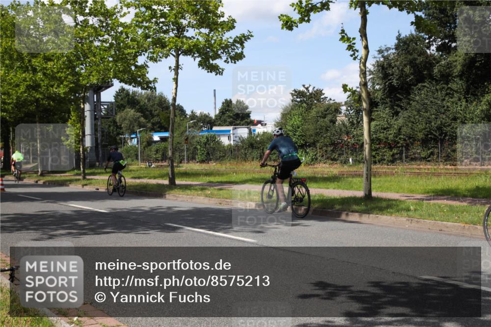 10.08.2025 - GEWOBA Citytriathlon Bremen Yannick Fuchs http://msf.ph/oto/8575213 10.08.2025 14:22:40 Radfahren 86, 204, 217, 242, 259, 280, 297, 427 meine-sportfotos.de