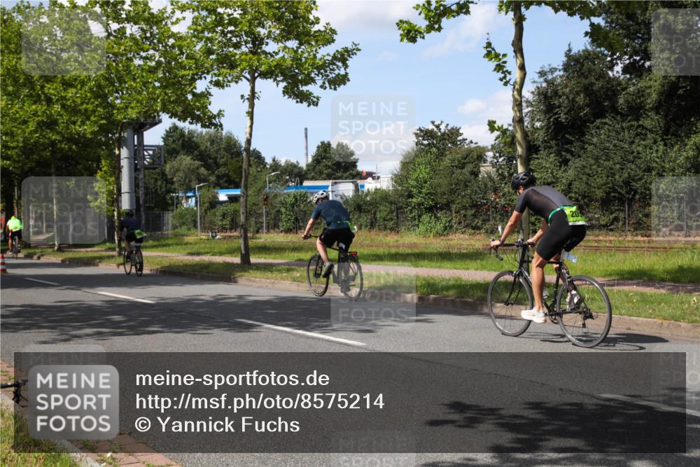 10.08.2025 - GEWOBA Citytriathlon Bremen Yannick Fuchs http://msf.ph/oto/8575214 10.08.2025 14:22:40 Radfahren 86, 204, 217, 242, 259, 280, 297, 427 meine-sportfotos.de