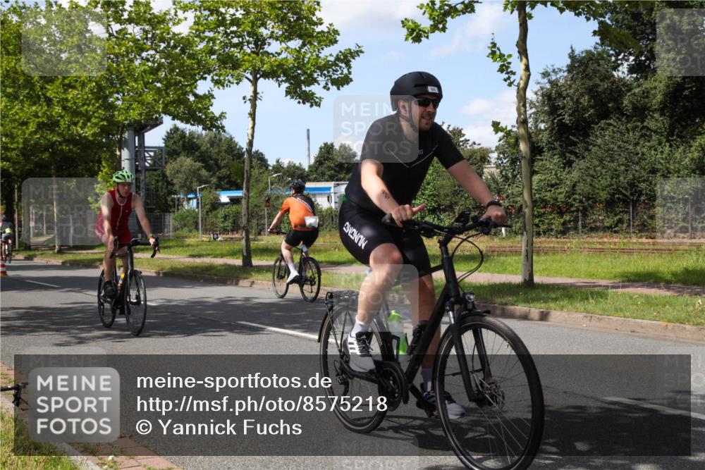 10.08.2025 - GEWOBA Citytriathlon Bremen Yannick Fuchs http://msf.ph/oto/8575218 10.08.2025 14:22:45 Radfahren 86, 89, 182, 204, 242, 252, 259, 280, 289, 297, 353, 427 meine-sportfotos.de