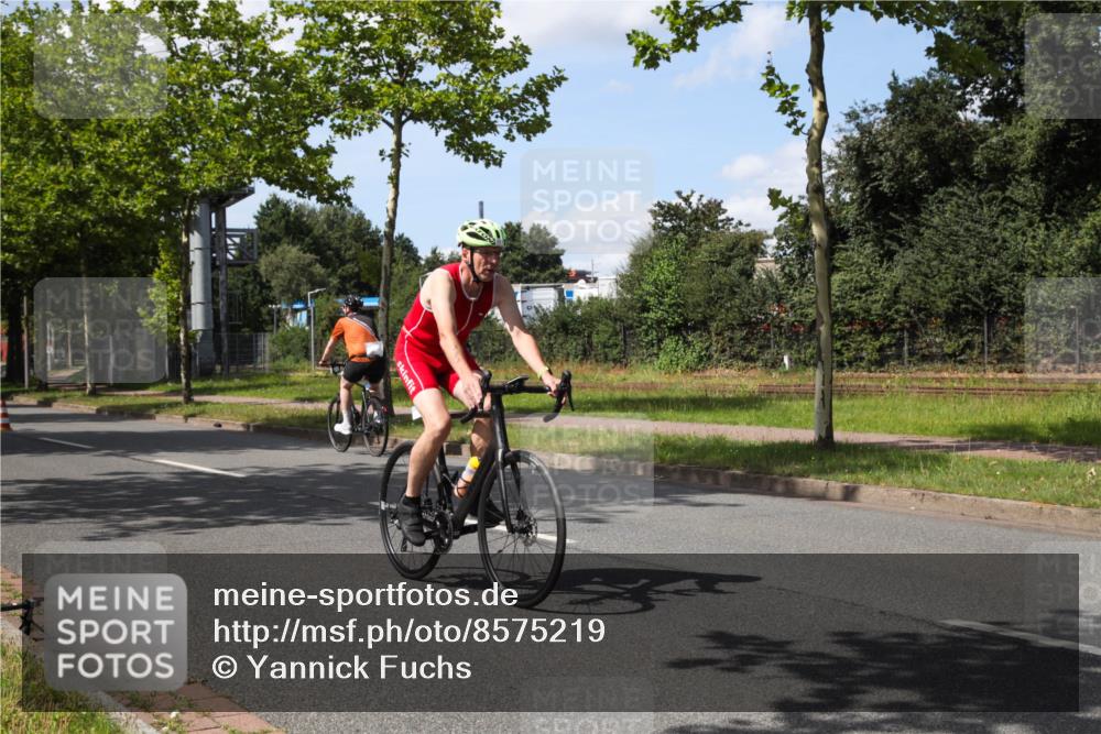10.08.2025 - GEWOBA Citytriathlon Bremen Yannick Fuchs http://msf.ph/oto/8575219 10.08.2025 14:22:46 Radfahren 86, 89, 182, 204, 242, 252, 280, 289, 297, 353, 427 meine-sportfotos.de
