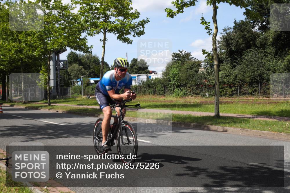 10.08.2025 - GEWOBA Citytriathlon Bremen Yannick Fuchs http://msf.ph/oto/8575226 10.08.2025 14:22:56 Radfahren 89, 163, 182, 204, 246, 249, 252, 280, 288, 289, 297, 353, 427 meine-sportfotos.de