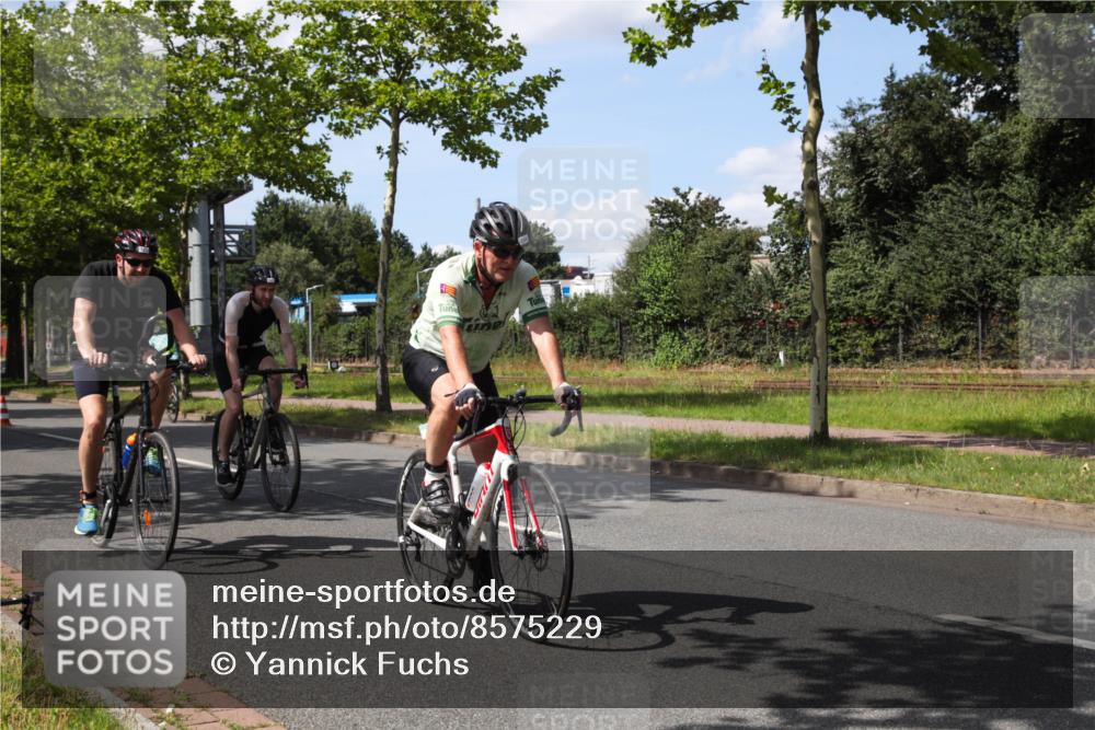 10.08.2025 - GEWOBA Citytriathlon Bremen Yannick Fuchs http://msf.ph/oto/8575229 10.08.2025 14:23:01 Radfahren 89, 163, 182, 246, 249, 252, 280, 288, 289, 353, 423, 427, 431, 480 meine-sportfotos.de