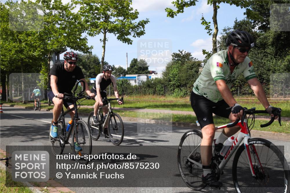 10.08.2025 - GEWOBA Citytriathlon Bremen Yannick Fuchs http://msf.ph/oto/8575230 10.08.2025 14:23:01 Radfahren 89, 163, 182, 246, 249, 252, 280, 288, 289, 353, 423, 427, 431, 480 meine-sportfotos.de