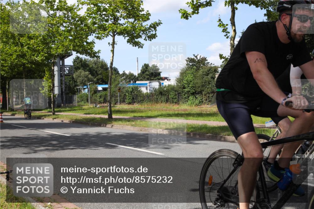10.08.2025 - GEWOBA Citytriathlon Bremen Yannick Fuchs http://msf.ph/oto/8575232 10.08.2025 14:23:02 Radfahren 89, 163, 182, 222, 246, 249, 252, 280, 288, 289, 353, 423, 427, 431, 480 meine-sportfotos.de