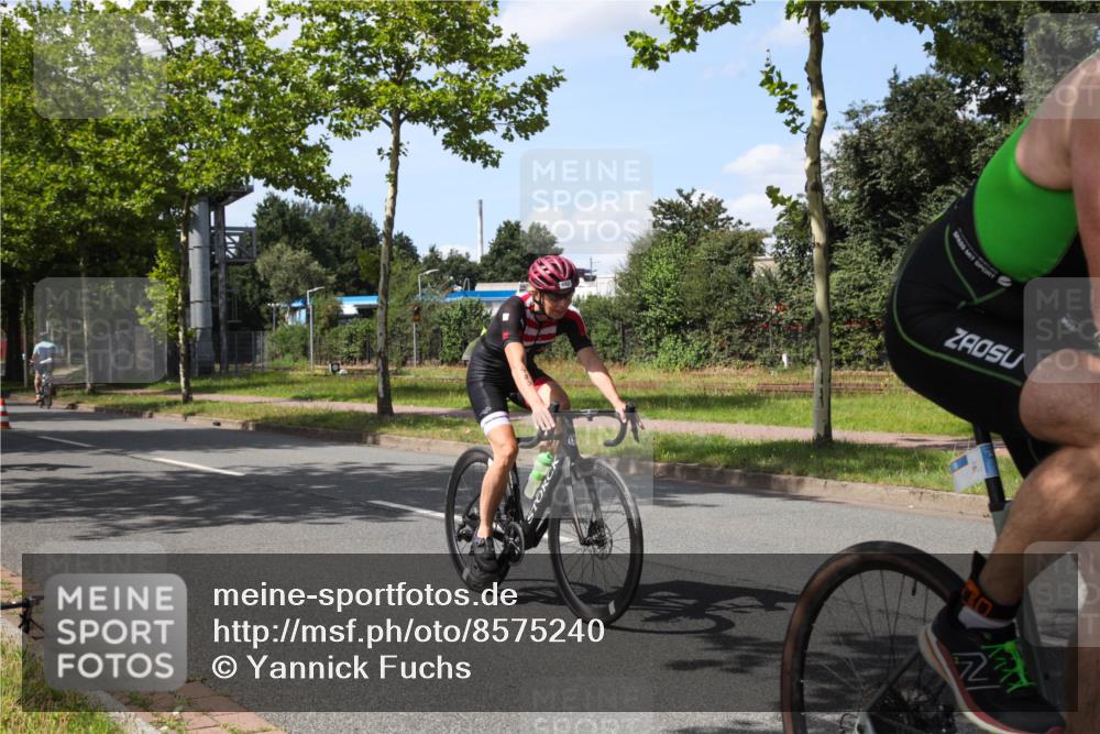 10.08.2025 - GEWOBA Citytriathlon Bremen Yannick Fuchs http://msf.ph/oto/8575240 10.08.2025 14:23:15 Radfahren 99, 154, 163, 200, 209, 213, 222, 225, 249, 423, 431, 478, 480 meine-sportfotos.de