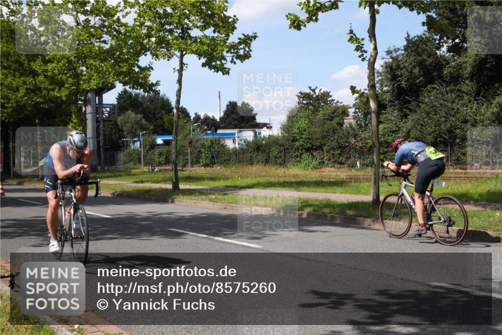 10.08.2025 - GEWOBA Citytriathlon Bremen Yannick Fuchs http://msf.ph/oto/8575260 10.08.2025 14:23:22 Radfahren 99, 154, 200, 209, 213, 222, 225, 250, 251, 317, 423, 431, 478, 480 meine-sportfotos.de