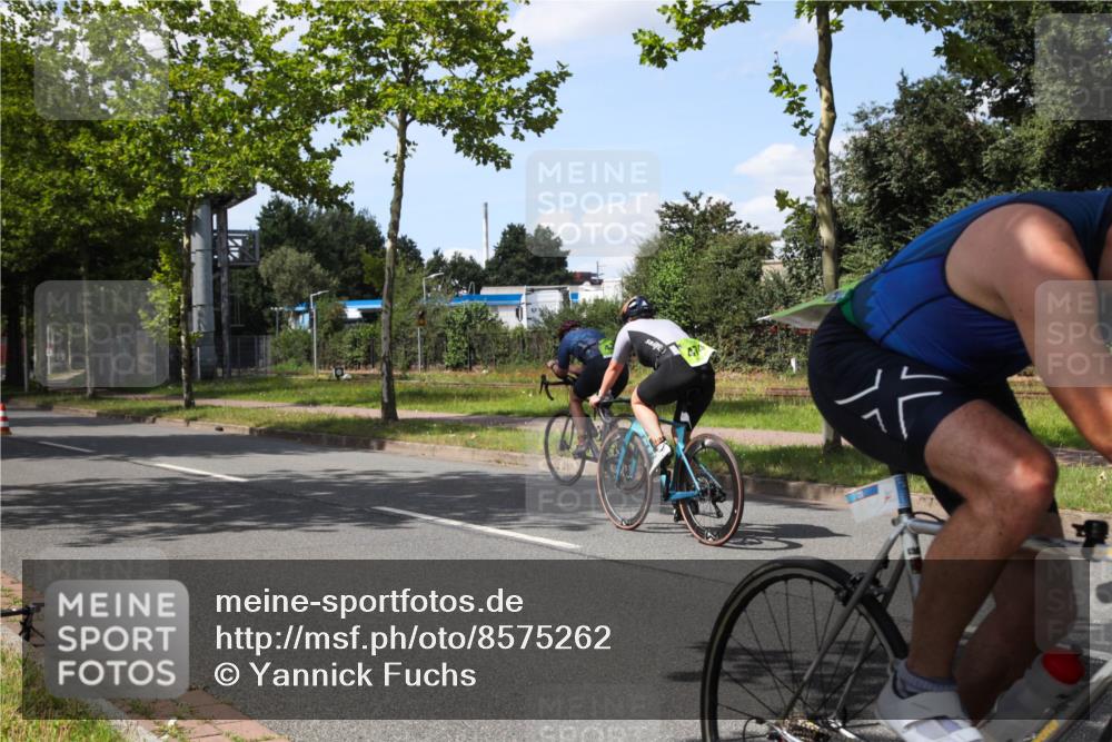10.08.2025 - GEWOBA Citytriathlon Bremen Yannick Fuchs http://msf.ph/oto/8575262 10.08.2025 14:23:22 Radfahren 99, 154, 200, 209, 213, 222, 225, 250, 251, 317, 423, 431, 478, 480 meine-sportfotos.de