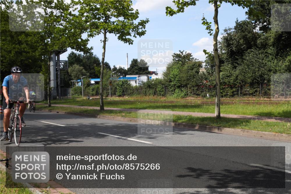 10.08.2025 - GEWOBA Citytriathlon Bremen Yannick Fuchs http://msf.ph/oto/8575266 10.08.2025 14:23:24 Radfahren 99, 154, 200, 209, 213, 222, 225, 250, 251, 317, 423, 431, 478, 480 meine-sportfotos.de