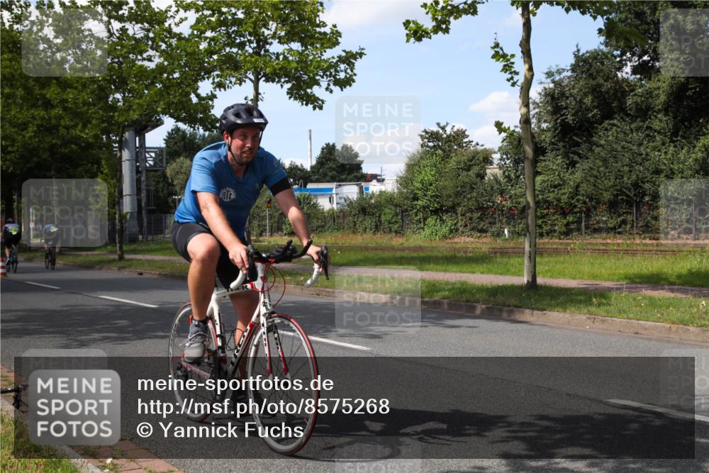 10.08.2025 - GEWOBA Citytriathlon Bremen Yannick Fuchs http://msf.ph/oto/8575268 10.08.2025 14:23:25 Radfahren 99, 154, 200, 209, 213, 222, 225, 250, 251, 317, 423, 478, 480 meine-sportfotos.de