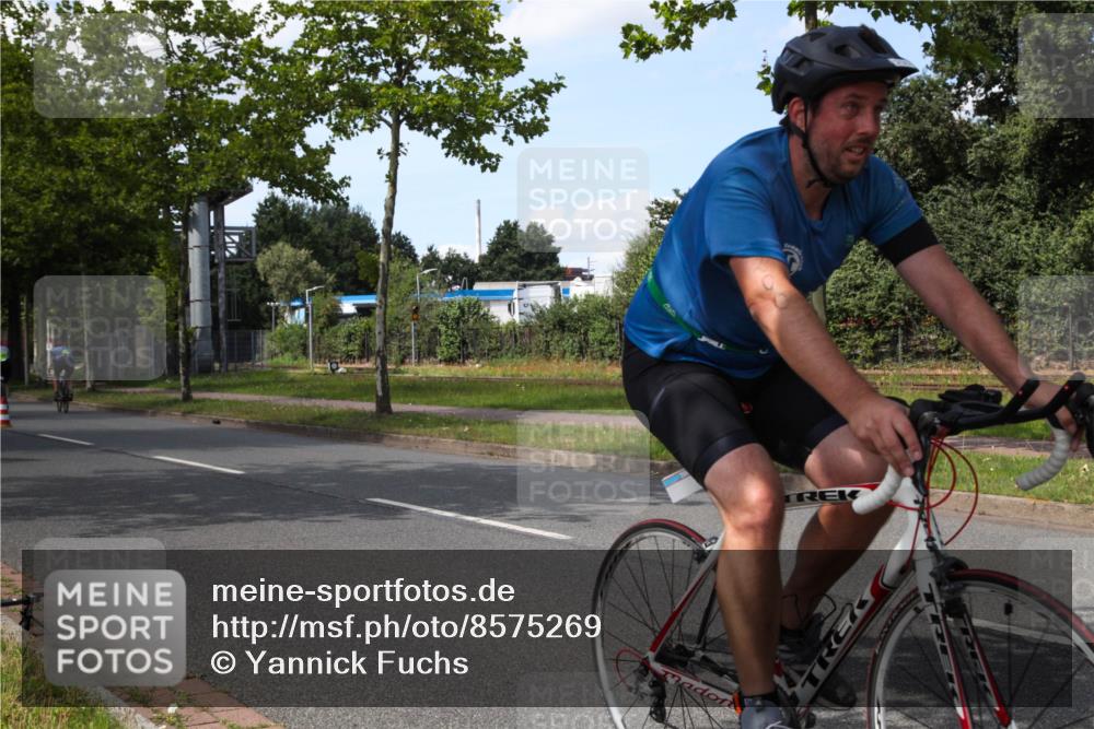 10.08.2025 - GEWOBA Citytriathlon Bremen Yannick Fuchs http://msf.ph/oto/8575269 10.08.2025 14:23:25 Radfahren 99, 154, 200, 209, 213, 222, 225, 250, 251, 317, 423, 478, 480 meine-sportfotos.de