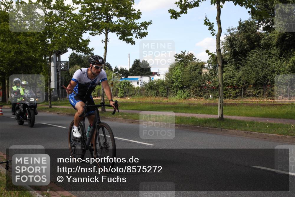 10.08.2025 - GEWOBA Citytriathlon Bremen Yannick Fuchs http://msf.ph/oto/8575272 10.08.2025 14:23:29 Radfahren 99, 154, 200, 205, 213, 225, 234, 250, 251, 317, 478 meine-sportfotos.de