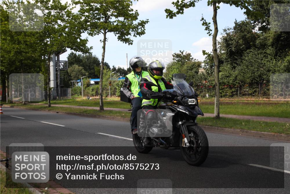 10.08.2025 - GEWOBA Citytriathlon Bremen Yannick Fuchs http://msf.ph/oto/8575273 10.08.2025 14:23:29 Radfahren 99, 154, 200, 205, 213, 225, 234, 250, 251, 317, 478 meine-sportfotos.de