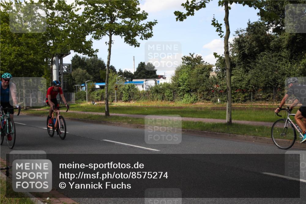 10.08.2025 - GEWOBA Citytriathlon Bremen Yannick Fuchs http://msf.ph/oto/8575274 10.08.2025 14:23:30 Radfahren 99, 154, 200, 205, 225, 234, 250, 251, 317, 478 meine-sportfotos.de