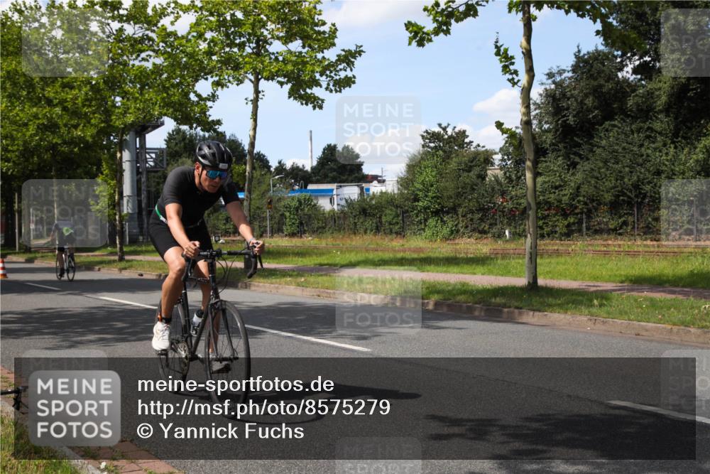 10.08.2025 - GEWOBA Citytriathlon Bremen Yannick Fuchs http://msf.ph/oto/8575279 10.08.2025 14:23:39 Radfahren 99, 128, 158, 205, 234, 250, 251, 317 meine-sportfotos.de