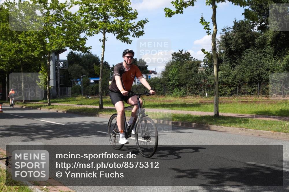 10.08.2025 - GEWOBA Citytriathlon Bremen Yannick Fuchs http://msf.ph/oto/8575312 10.08.2025 14:23:51 Radfahren 128, 158, 205, 221, 234 meine-sportfotos.de