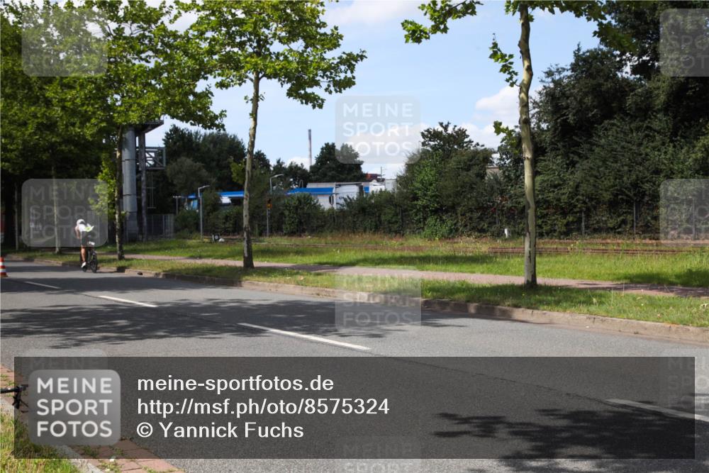 10.08.2025 - GEWOBA Citytriathlon Bremen Yannick Fuchs http://msf.ph/oto/8575324 10.08.2025 14:23:55 Radfahren 128, 158, 221 meine-sportfotos.de