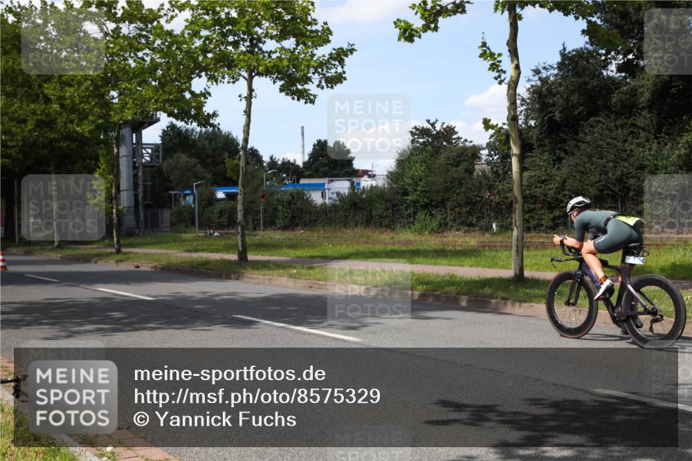 10.08.2025 - GEWOBA Citytriathlon Bremen Yannick Fuchs http://msf.ph/oto/8575329 10.08.2025 14:23:56 Radfahren 128, 158, 221 meine-sportfotos.de