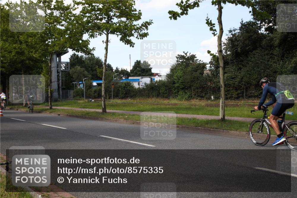 10.08.2025 - GEWOBA Citytriathlon Bremen Yannick Fuchs http://msf.ph/oto/8575335 10.08.2025 14:24:05 Radfahren 221, 474 meine-sportfotos.de