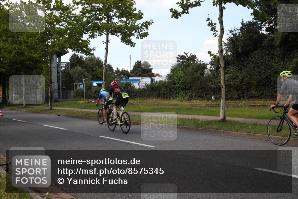 10.08.2025 - GEWOBA Citytriathlon Bremen Yannick Fuchs http://msf.ph/oto/8575345 10.08.2025 14:24:25 Radfahren 3, 169, 436, 474 meine-sportfotos.de