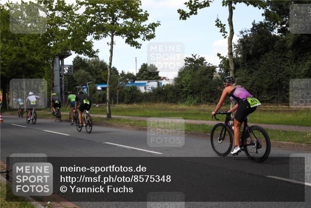 10.08.2025 - GEWOBA Citytriathlon Bremen Yannick Fuchs http://msf.ph/oto/8575348 10.08.2025 14:24:27 Radfahren 3, 169, 247, 436, 474, 488 meine-sportfotos.de