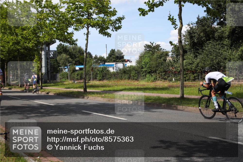 10.08.2025 - GEWOBA Citytriathlon Bremen Yannick Fuchs http://msf.ph/oto/8575363 10.08.2025 14:25:01 Radfahren 22, 166, 202, 235, 269, 332, 346, 432 meine-sportfotos.de