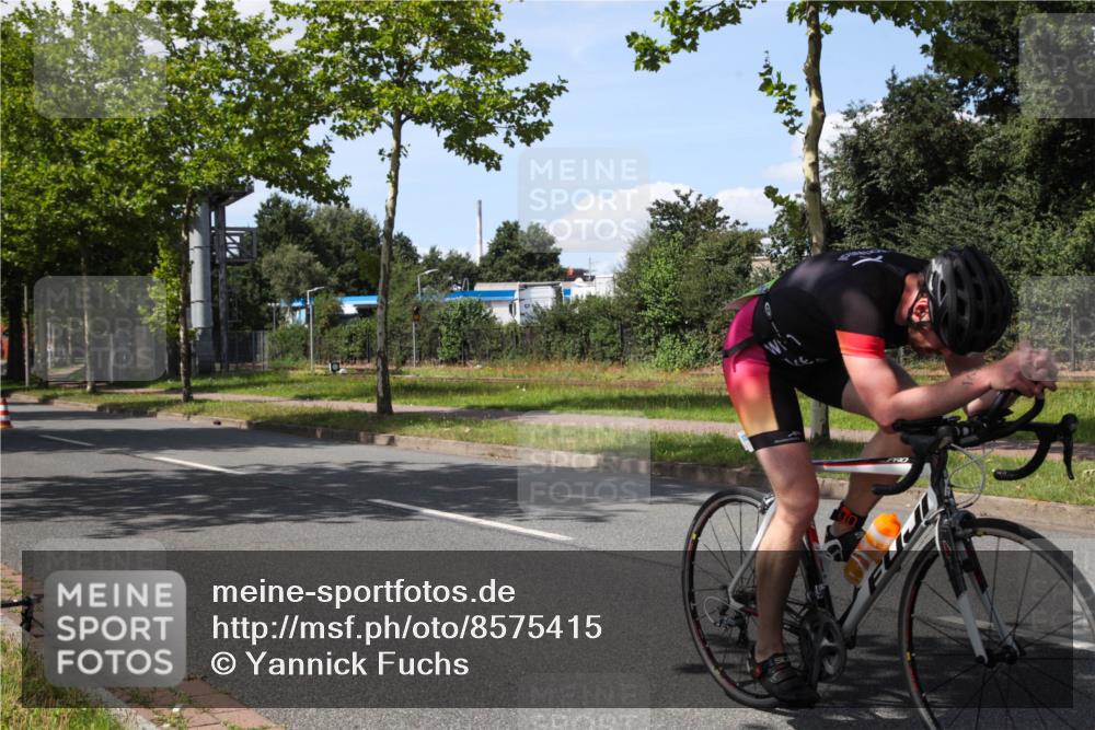 10.08.2025 - GEWOBA Citytriathlon Bremen Yannick Fuchs http://msf.ph/oto/8575415 10.08.2025 14:25:46 Radfahren 167, 446, 499 meine-sportfotos.de