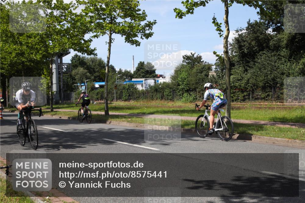 10.08.2025 - GEWOBA Citytriathlon Bremen Yannick Fuchs http://msf.ph/oto/8575441 10.08.2025 14:25:56 Radfahren 167, 181, 220, 273, 325, 331, 446, 499 meine-sportfotos.de