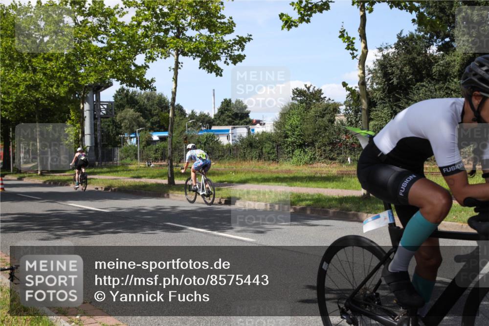 10.08.2025 - GEWOBA Citytriathlon Bremen Yannick Fuchs http://msf.ph/oto/8575443 10.08.2025 14:25:57 Radfahren 167, 181, 220, 273, 325, 331, 446, 499 meine-sportfotos.de