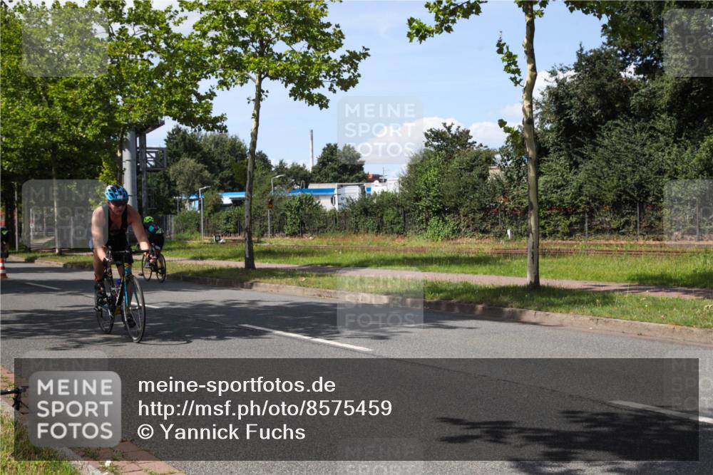 10.08.2025 - GEWOBA Citytriathlon Bremen Yannick Fuchs http://msf.ph/oto/8575459 10.08.2025 14:26:03 Radfahren 181, 220, 231, 273, 325, 331, 446 meine-sportfotos.de