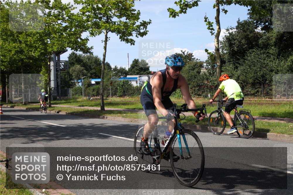 10.08.2025 - GEWOBA Citytriathlon Bremen Yannick Fuchs http://msf.ph/oto/8575461 10.08.2025 14:26:04 Radfahren 181, 220, 231, 273, 325, 331, 446 meine-sportfotos.de