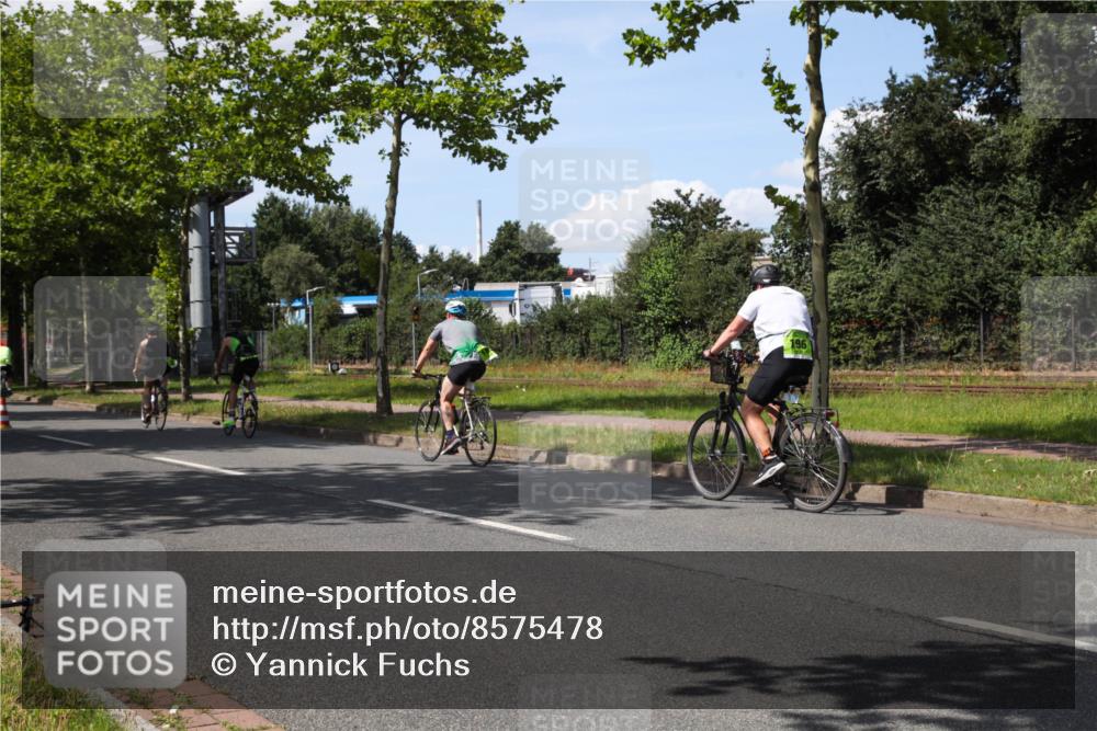 10.08.2025 - GEWOBA Citytriathlon Bremen Yannick Fuchs http://msf.ph/oto/8575478 10.08.2025 14:26:09 Radfahren 181, 220, 231, 273, 278, 325, 331, 446 meine-sportfotos.de