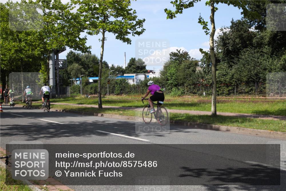 10.08.2025 - GEWOBA Citytriathlon Bremen Yannick Fuchs http://msf.ph/oto/8575486 10.08.2025 14:26:11 Radfahren 181, 220, 231, 273, 278, 325, 331 meine-sportfotos.de