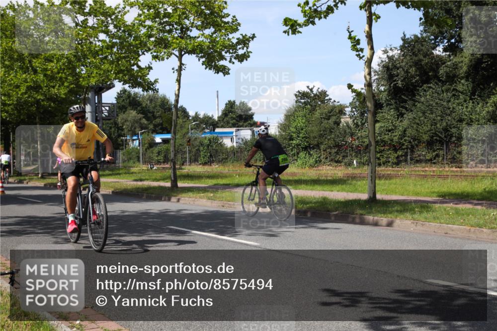 10.08.2025 - GEWOBA Citytriathlon Bremen Yannick Fuchs http://msf.ph/oto/8575494 10.08.2025 14:26:14 Radfahren 220, 231, 273, 278, 325, 331, 360 meine-sportfotos.de